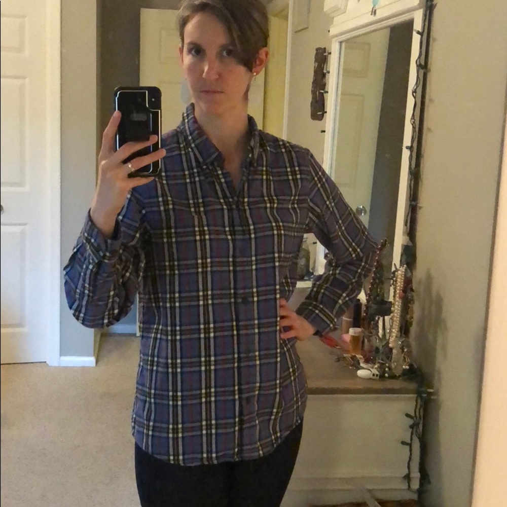 100% Cotton women’s medium flannel shirt w/pocket